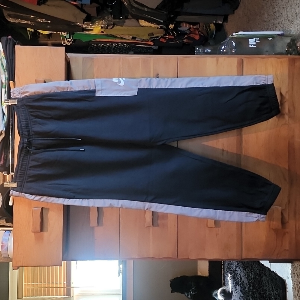 Nike Sportswear: Men's Fleece Sweatpants, black & grey, Medium